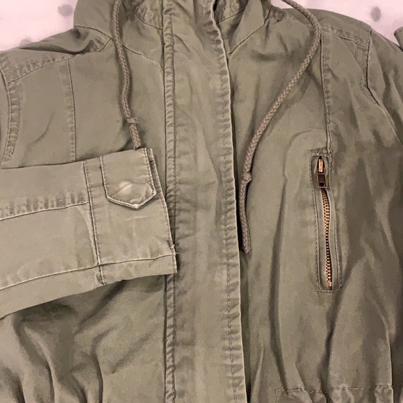 Awesome Army Green Jacket - Picture 2 of 10
